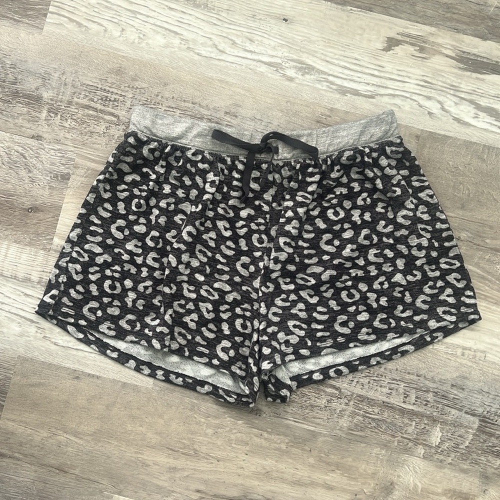 Rene Rofe Sleepwear Grey Leopard Super Soft Pajamas size L - Picture 4 of 6